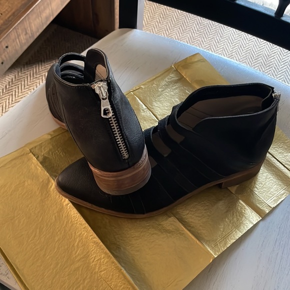 FREE PEOPLE BOOTIES - Picture 3 of 7